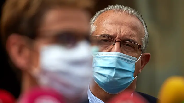 Reunión de la presidenta del Gobierno foral, María Chivite, con alcaldes de Pamplona y la zona centro para analizar las consecuencias del Covid-19. MIGUEL OSÉS