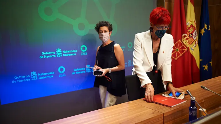 La consejera de Salud, Santos Induráin, el director general de Salud, Carlos Artundo, y la directora del Instituto de Salud Pública, Marian Nuin, informan en rueda de prensa sobre la evolución epidemiológica de la COVID-19 en Navarra. PABLO LASAOSA