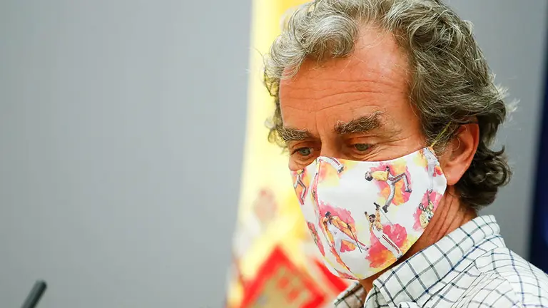 El director del Centro de Coordinación de Alertas y Emergencias Sanitarias, Fernando Simón, protegido con mascarilla tras una rueda de prensa donde ha informado de 2.935 nuevos casos de COVID-19, un considerable avance en comparación con los 1.690 de ayer, en la Sede del Ministerio de Sanidad, en Madrid (España) a 10 de agosto de 2020.

13 AGOSTO 2020;COVID-19;SIMON;FERNANDO SIMON;REPUNTE;MINISTERIO DE SANIDAD

13/8/2020