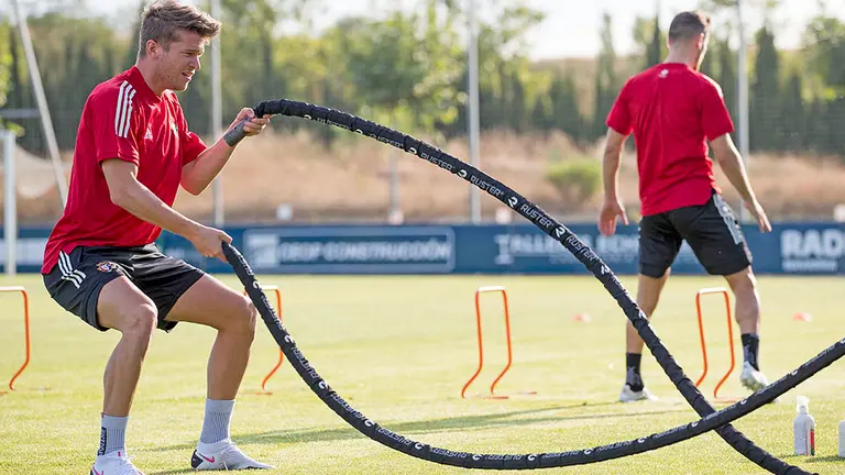 Segunda sesión de entrenamiento de Osasuna en Tajonar en el inicio de la pretemporada 2020-2021 sin Jagoba Arrasate, confinado por Covid. CA OSASUNA (13)