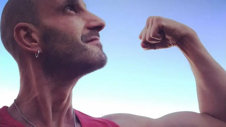 Imagen publicada por Dani Rovira para anunciar que se ha curado del cáncer contra el que llevaba seis meses luchando. INSTAGRAM