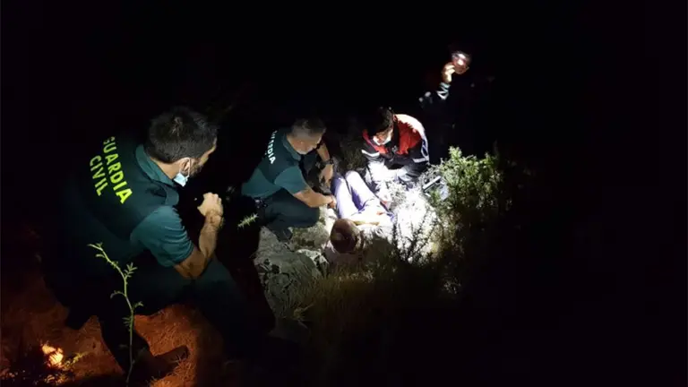 Agentes rescatan a un vecino de Elizondo herido tras accidentarse con el tractor GUARDIA CIVIL