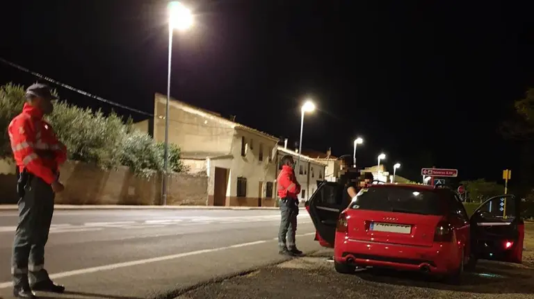 Control de vehículos de la Policía Foral en Tulebras. TWITTER POLICÍA FORAL