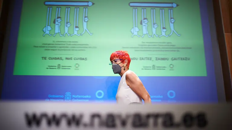 El consejero de Educación, Carlos Gimeno, y la consejera de Salud, Santos Induráin, presentan el protocolo diseñado frente al COVID-19 para el nuevo curso escolar 2020-21. PABLO LASAOSA