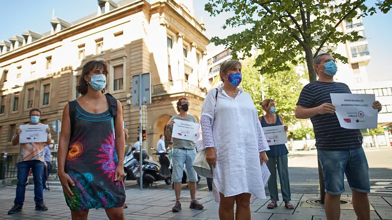 rueda de prensa de Izquierda-Ezkerra en la que dará a conocer la presentación de una solicitud de suspensión de maniobras militares en el Parque Natural de Bardenas. MIGUEL OSÉS