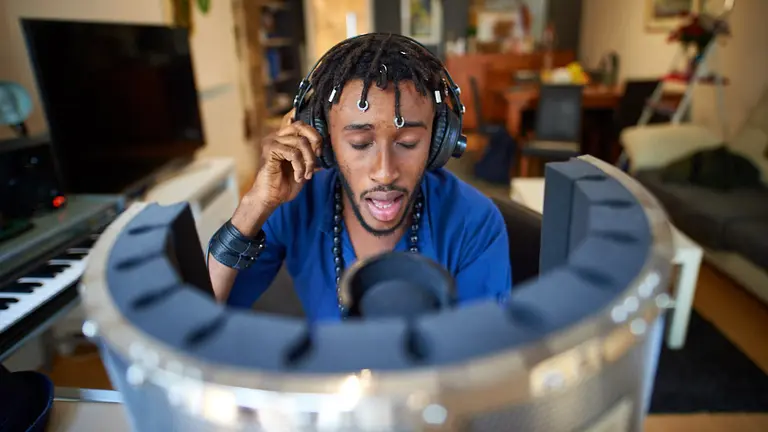 El músico Rawan Diallo cantará en el festival de la ciudadela de Pamplona. MIGUEL OSÉS