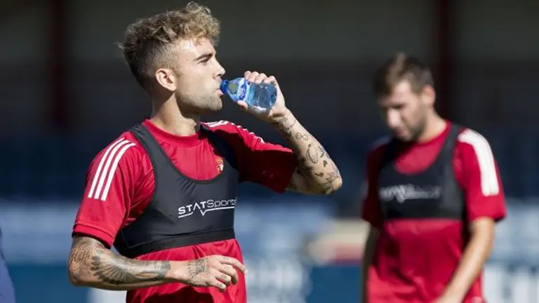 El futbolista Rober Ibáñez, durante un entrenamiento CA OSASUNA