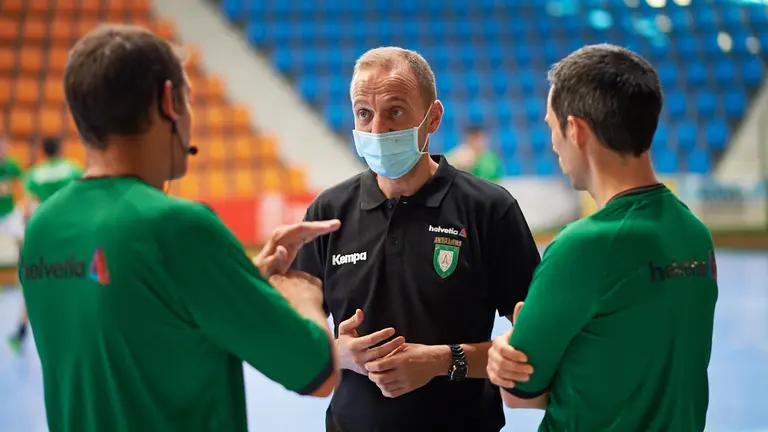 Quique Domínguez en el partido amistoso de pretemporada entre Anaitasuna y Torrelavega jugado en Pamplona. MIGUEL OSÉS