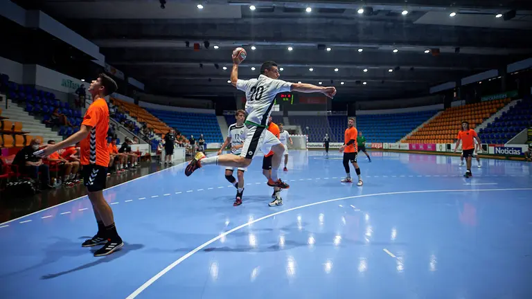 Partido amistoso de pretemporada entre Anaitasuna y Torrelavega jugado en Pamplona. MIGUEL OSÉS