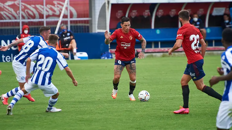 Partido amistoso entre Osasuna y Alavés en las instalaciones de Tajonar. MIGUEL OSÉS