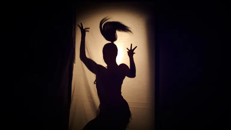 La cantante y bailarina Lola Índigo actua en el Navarra Arena de Pamplona. MIGUEL OSÉS