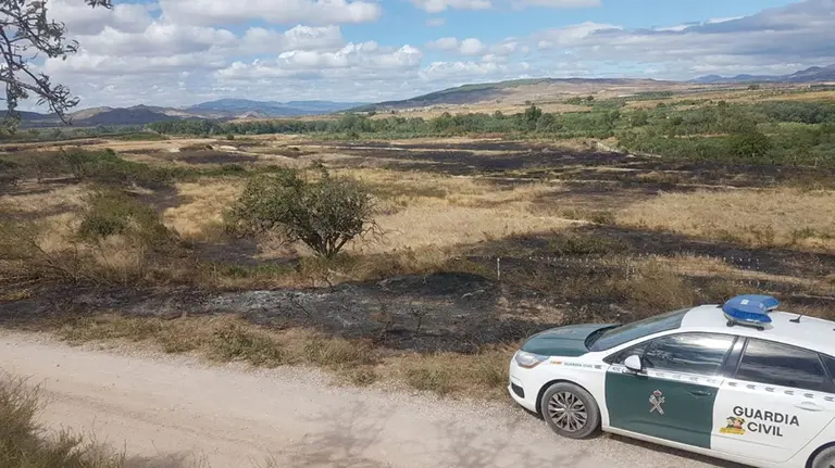 Incendio en un paraje dentro del término municipal de Cintruénigo GUARDIA CIVIL