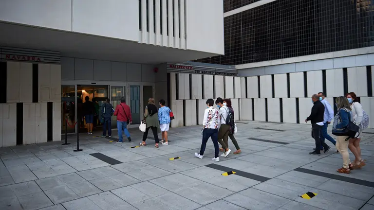 El consejero de Educación, Carlos Gimeno, informa a los equipos directivos de todos los centros escolares sobre el protocolo de inicio de curso. Gimeno atenderá a los medios al inicio de la reunión. MIGUEL OSÉS