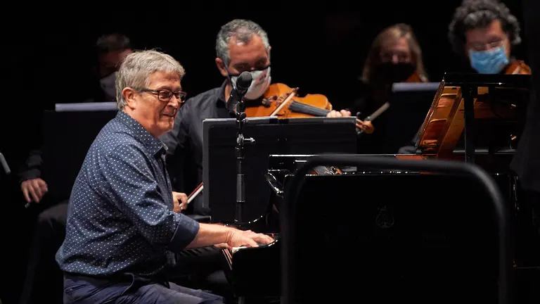Chano Domínguez y la Orquesta Sinfónica de Navarra protagonizan la última noche del Flamenco on Fire. MIGUEL OSÉS