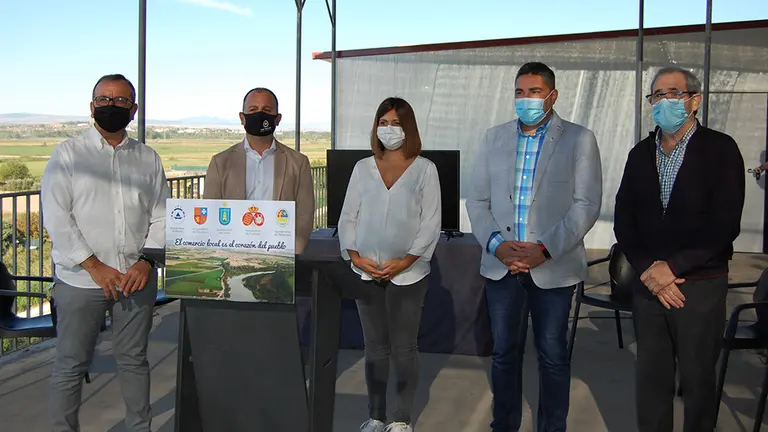 Alcaldes de cinco localidades de la Ribera Sur se unen para impulsar el pequeño comercio de la zona. CEDIDA