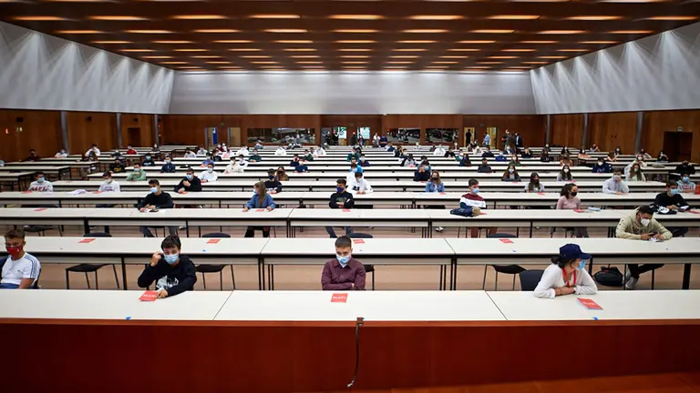 Jornada de bienvenida en la UPNA en el comienzo del nuevo curso academico. MIGUEL OSÉS