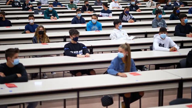 Jornada de bienvenida en la UPNA en el comienzo del nuevo curso academico. MIGUEL OSÉS