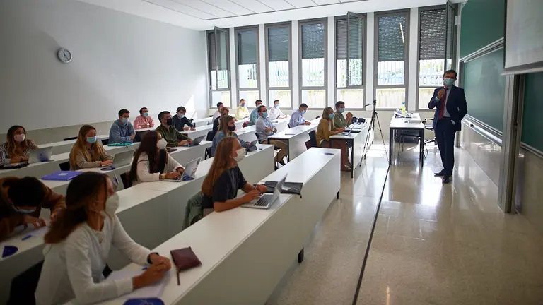 Inicio del curso académico en la Universidad de Navarra bajo las nuevas medidas contra el coronavirus. MIGUEL OSÉS