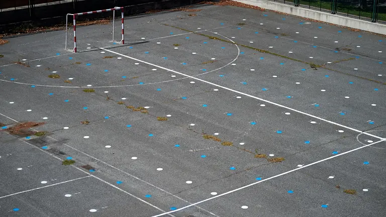 Los colegios de Navarra ultiman los preparativos para la vuelta a las clases con el nuevo protocolo debido a la pandemia de coronavirus. MIGUEL OSÉS