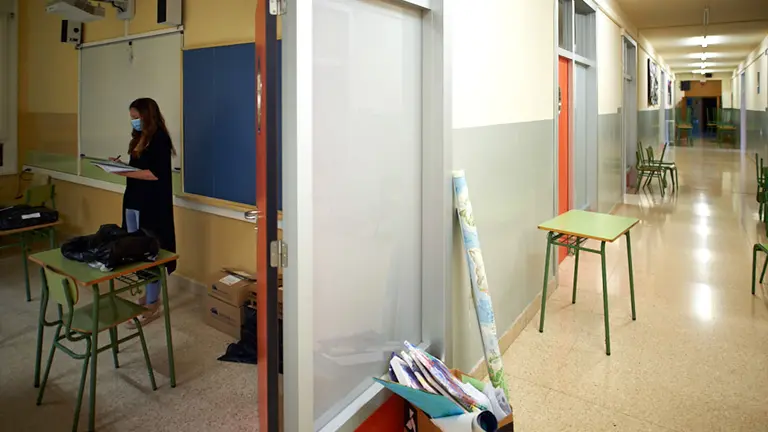 Los colegios de Navarra ultiman los preparativos para la vuelta a las clases con el nuevo protocolo debido a la pandemia de coronavirus. MIGUEL OSÉS