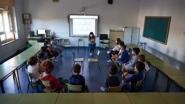 Los alumnos de primaria y secundaria de Navarra vuelven a las clases con las nuevas medidas ante la pandemia de coronavirus. MIGUEL OSÉS