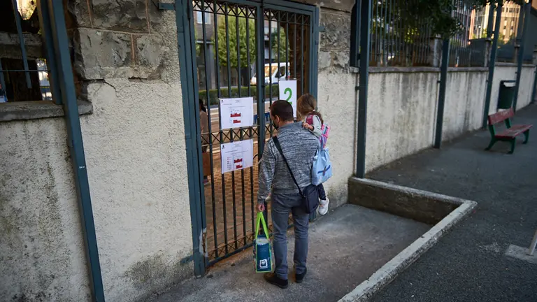 Los alumnos de primaria y secundaria de Navarra vuelven a las clases con las nuevas medidas ante la pandemia de coronavirus. MIGUEL OSÉS