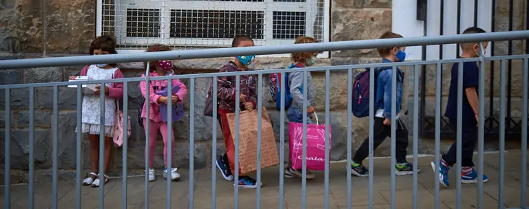 Los alumnos de primaria y secundaria de Navarra vuelven a las clases con las nuevas medidas ante la pandemia de coronavirus. MIGUEL OSÉS