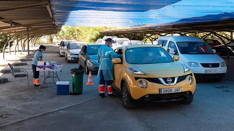 Realización de  pruebas  del test Covid-19 en el aparcamiento del Hospital Militar de Sevilla.  2 de septiembre 2020

02 SEPTIEMBRE 2020

2/9/2020