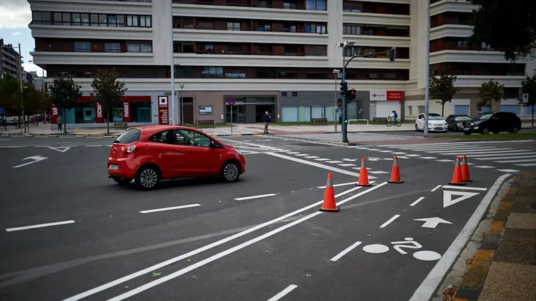 Nuevo carril bici en la zona de Antoniuti, Avenida Bayona. MIGUEL OSÉS