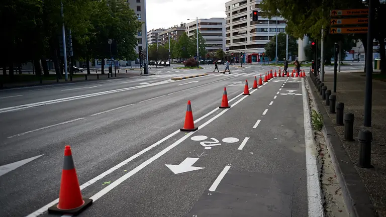 Nuevo carril bici en la zona de Antoniuti, Avenida Bayona. MIGUEL OSÉS