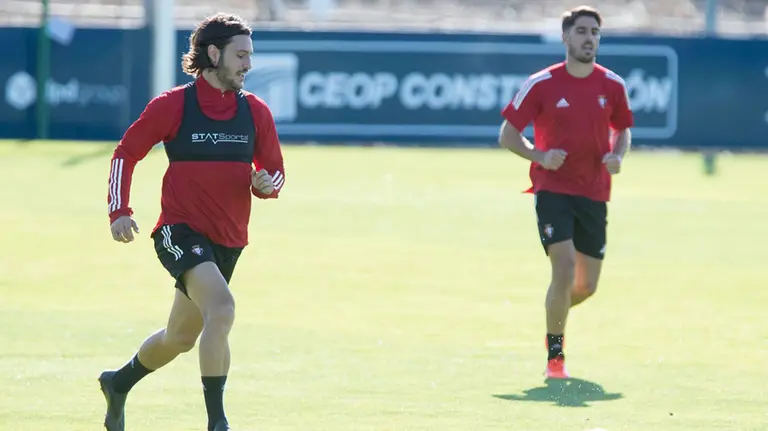 Juan Cruz, en su primer entrenamiento en Tajonar como jugador de Osasuna CA OSASUNA
