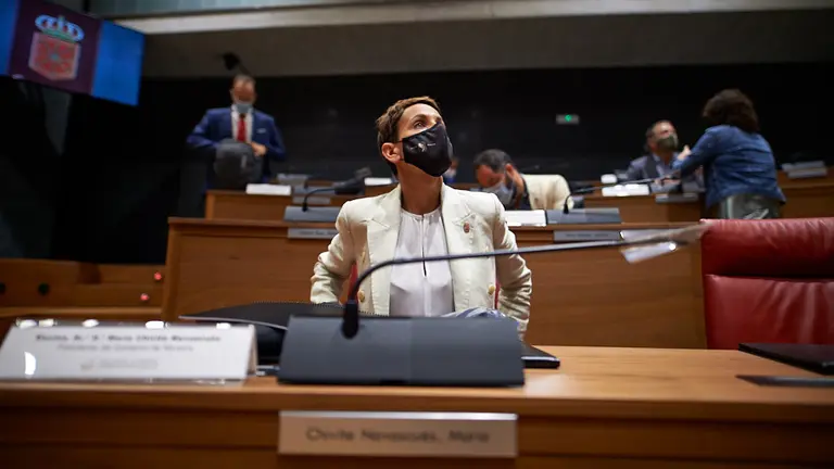 La presidenta del gobierno, María Chivite, en su escaño en el Parlamento de Navarra. MIGUEL OSÉS