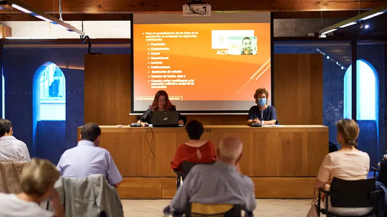 Presentación de la Asociación Dos Navarras. Intervendrá la presidenta de la asociación, Begoña López García. MIGUEL OSÉS