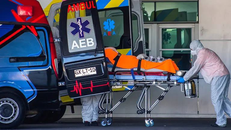 Traslados de pacientes  desde el Hospital Carlos Cisternas de Calama

Traslados de pacientes  desde el Hospital Carlos Cisternas de Calama

  (Foto de ARCHIVO)

10/5/2020