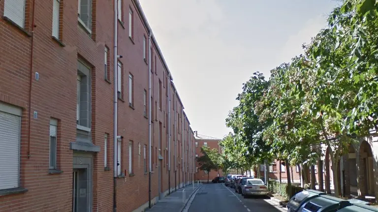 Calle Grupo San Pedro de Pamplona, donde se van a reformar seis viviendas ARCHIVO