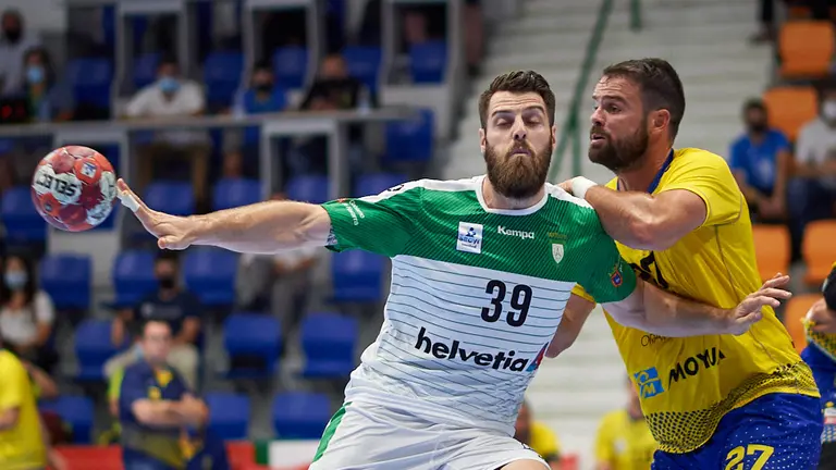 Juan del Arco Partido entre el Anaitasuna y el Bidasoa Irún jugado en el Pabellón Anaitasuna de Pamplona. MIGUEL OSÉS