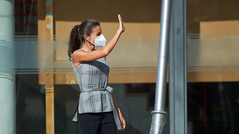Su majestad la reina Letizia visita un colegio en la localidad navarra de Milagro junto a la presidenta del Gobierno de Navarra, María Chivite, y la ministra Isabel Celaá, ministra de educación. MIGUEL OSÉS