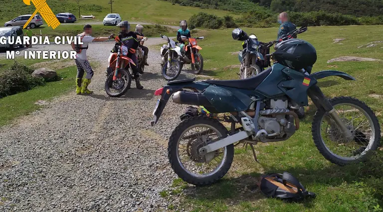 Imagen de las motos denunciadas. GUARDIA CIVIL