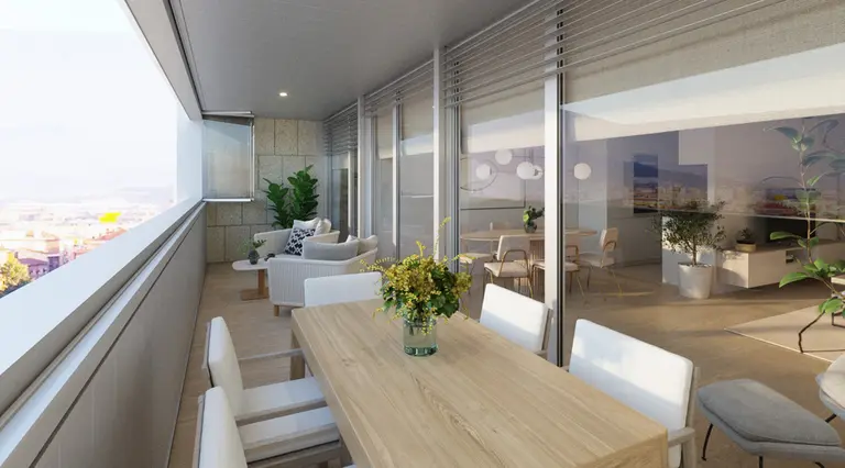 Terraza de las viviendas de la promoción Atalaya de AEDAS Homes en Pamplona. CEDIDA