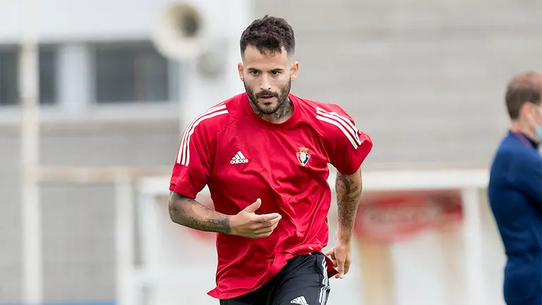 Rubén García se entrena en las instalaciones de Tajonar. CA Osasuna.