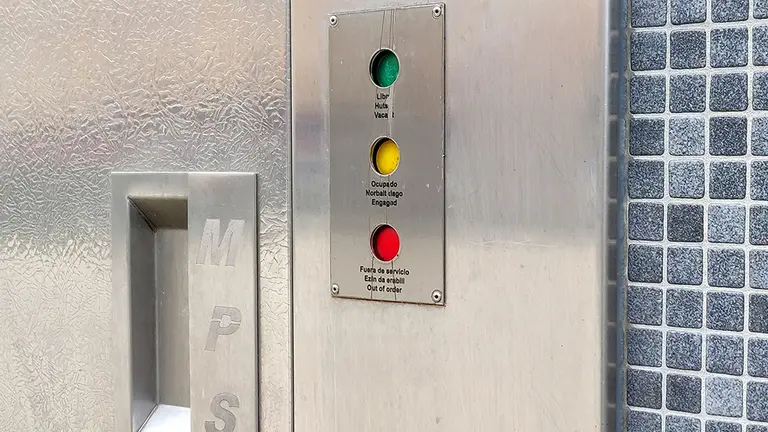 Aseo autolimpiable de Pamplona. AYUNTAMIENTO DE PAMPLONA