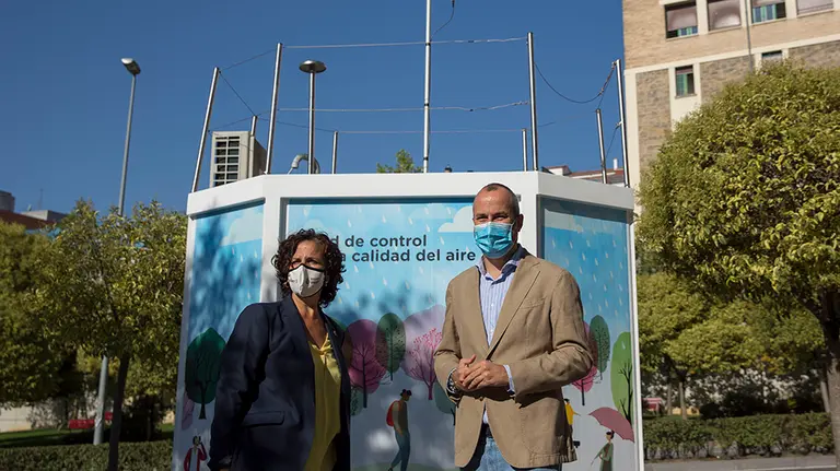 La consejera de Desarrollo Rural y Medio Ambiente, Itziar Gómez, y el concejal delegado de Proyectos Estratégicos, Movilidad y Sostenibilidad del Ayuntamiento de Pamplona, Fermín Alonso. AYUNTAMIENTO DE PAMPLONA