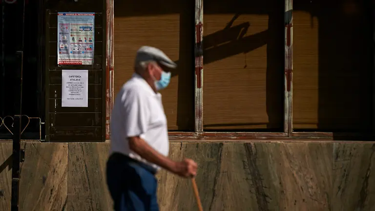 El pueblo de Peralta, a horas de ser confinado por los rebrotes de coronavirus tras sus no fiestas. PABLO LASAOSA