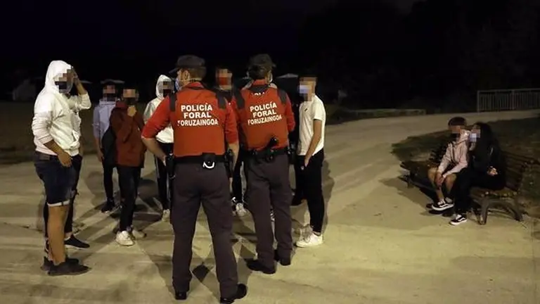 23/09/2020 Agentes de la Policía Foral intervienen en un botellón
ESPAÑA EUROPA SOCIEDAD NAVARRA
POLICÍA FORAL
