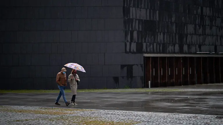 Mal tiempo por lluvia en Pamplona. MIGUEL OSÉS