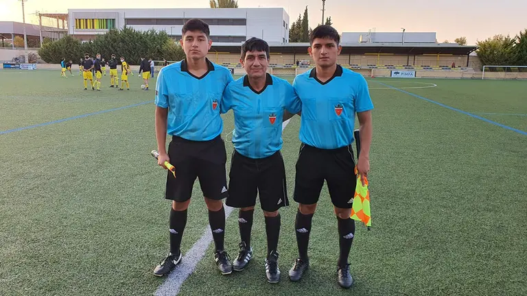 El padre y sus dos hijos formaron el trio arbitral por primera vez en la FNF.