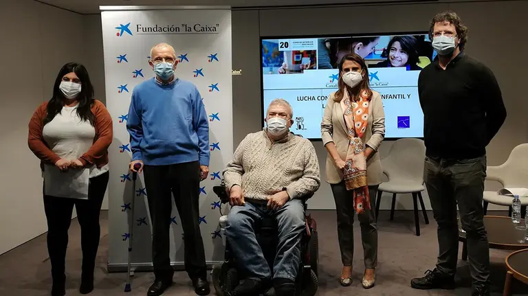 Andrea Corera (ANTOX Navarra), Manolo Campillo (Fundación Tudela Comparte), Patxi Lasa (París 365), Isabel Moreno (CaixaBank) y Alberto Urteaga (Itxaropen Gune) - EUROPA PRESS