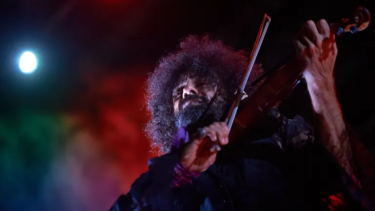 El Violinista Ara Malikian da un concierto en el Navarra Arena baja grandes medidas de seguridad por el coronavirus. MIGUEL OSÉS