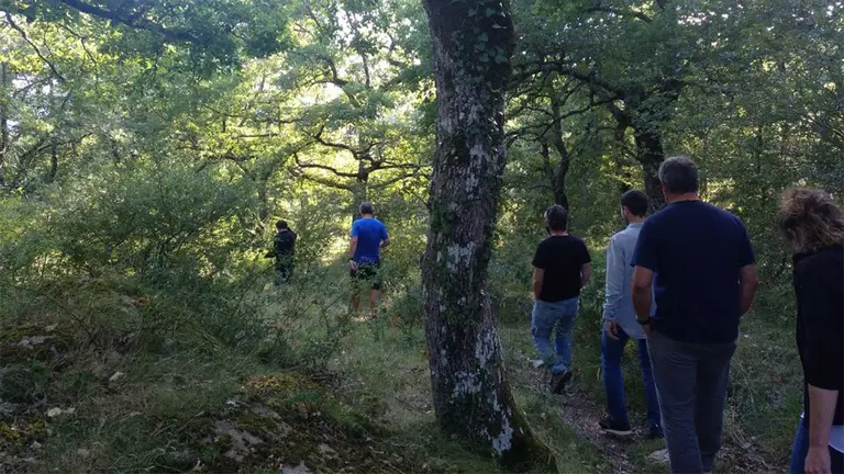 Miembros del proyecto ambiental y social BiBos 6.0 en uno de los entornos que formará parte de este programa. CEDIDA