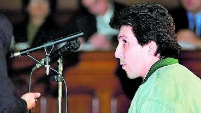 El violador del Vall de Hebrón, durante el juicio. EFE  JULIÁN MARTÍN